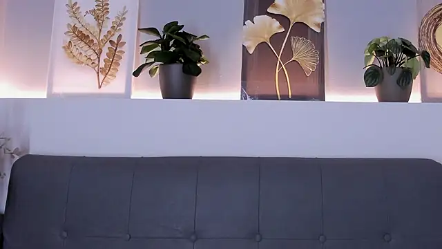 sara  jones gh online show from 25, 2, 2026