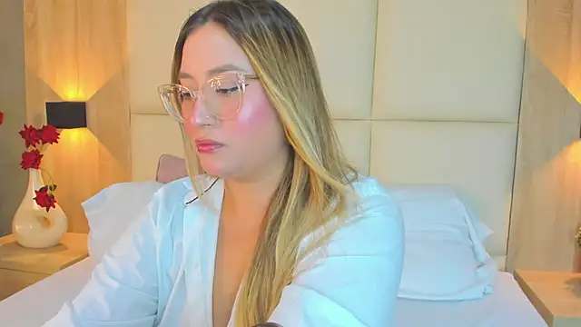 Snapshot of antonella_cutie_ chatting on 2, 7, 2026 antonella cutie online show from 2, 7, 2026