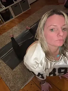 Snapshot of kittiekatieyogi chatting on 20, 2, 2025 kittiekatieyogi online show from 20, 2, 2025