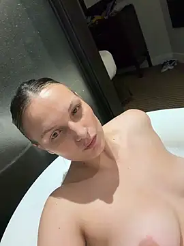 justpeachybaby online show from 4, 11, 2025