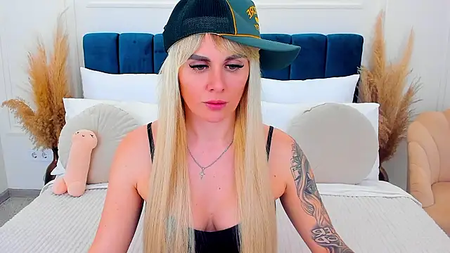 Snapshot of LiluDav chatting on 12, 2, 2026 LiluDav online show from 12, 2, 2026