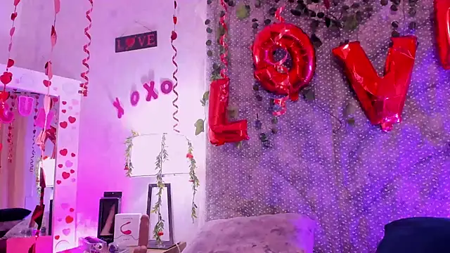 Snapshot of VeronicaOlson_ chatting on 14, 2, 2025 VeronicaOlson online show from 14, 2, 2025