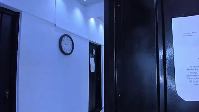 Snapshot of VeronicaOlson_ chatting on 2, 3, 2025 VeronicaOlson online show from 2, 3, 2025