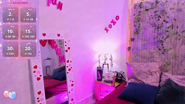 Snapshot of VeronicaOlson_ chatting on 8, 3, 2025 VeronicaOlson online show from 8, 3, 2025