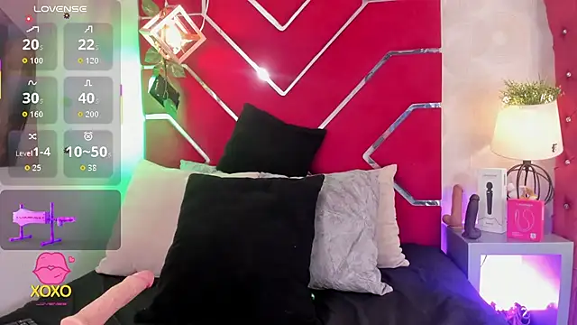 Snapshot of VeronicaOlson_ chatting on 11, 10, 2025 VeronicaOlson online show from 11, 10, 2025