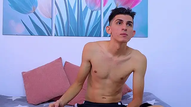 Ana and Leo online show from 5, 3, 2025