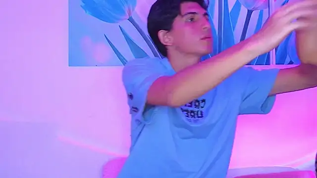 Ana and Leo online show from 4, 12, 2025