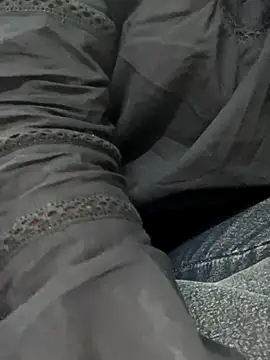 Snapshot of Red-Magic-25 chatting on 6, 11, 2025 Red-Magic-25 online show from 6, 11, 2025