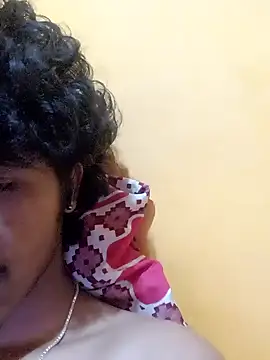 Snapshot of CosmicEmuu chatting on 28, 1, 2025 CosmicEmuu online show from 28, 1, 2025