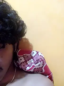 Snapshot of CosmicEmuu chatting on 28, 1, 2025 CosmicEmuu online show from 28, 1, 2025