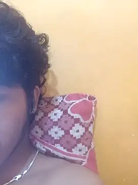 Snapshot of CosmicEmuu chatting on 6, 10, 2025 CosmicEmuu online show from 6, 10, 2025