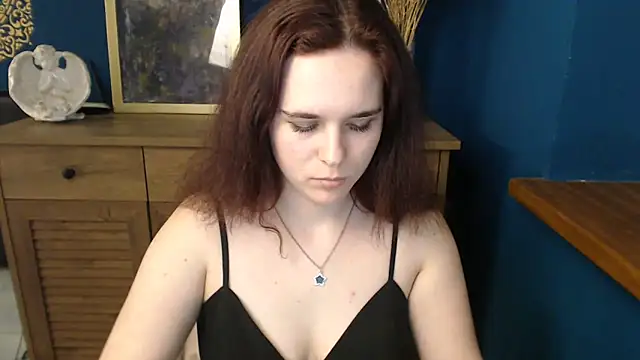 mini girly online show from 31, 1, 2025