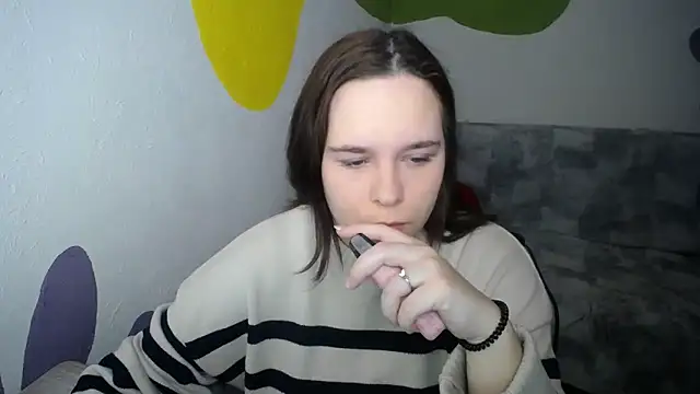 mini girly online show from 5, 12, 2025