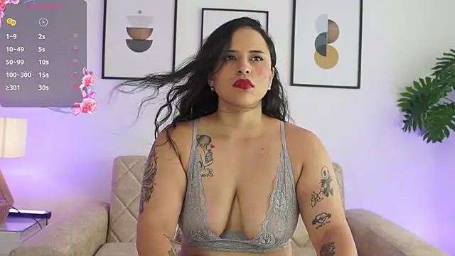 Emma Walkerr  online show from 18, 1, 2025