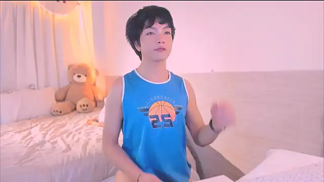 AllanYong18 online show from 9, 11, 2025