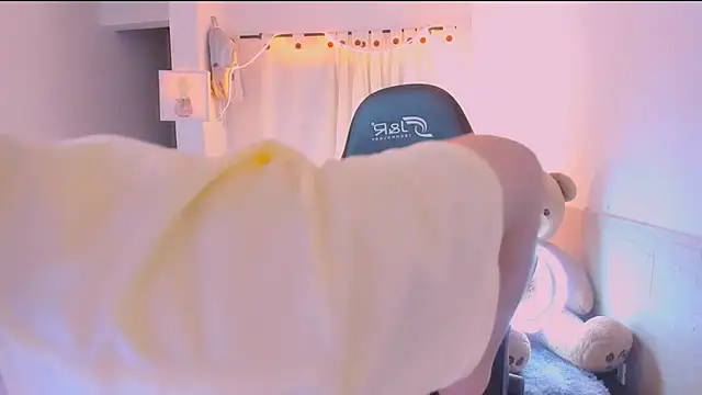 AllanYong18 online show from 14, 4, 2026