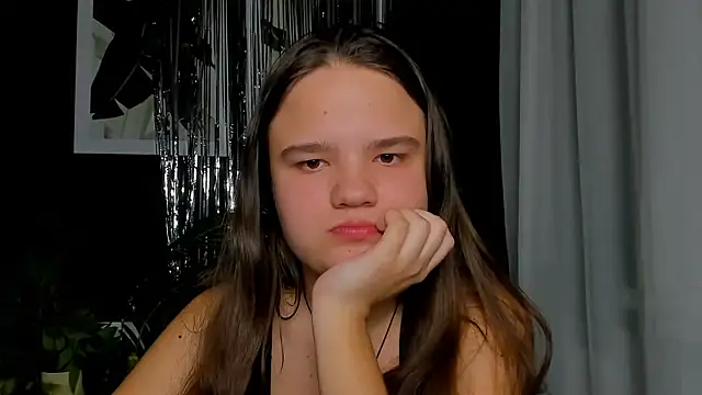 AdeleCruz online show from 13, 3, 2026