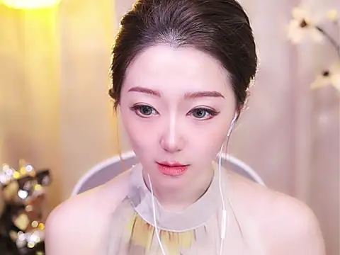 Snapshot of Zoe-99 chatting on 5, 3, 2025 Zoe-99 online show from 5, 3, 2025