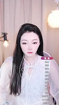 Snapshot of Zoe-99 chatting on 20, 9, 2025 Zoe-99 online show from 20, 9, 2025