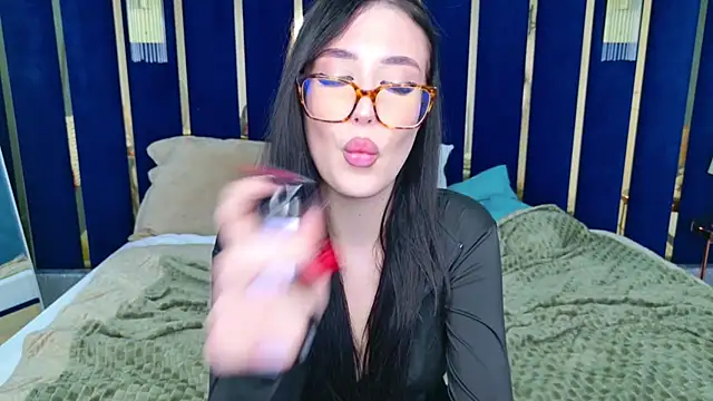 EmmaLawrens online show from 22, 2, 2025