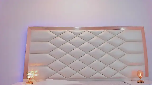 Snapshot of MiaQueen021 chatting on 21, 1, 2025 MiaQueen021 online show from 21, 1, 2025