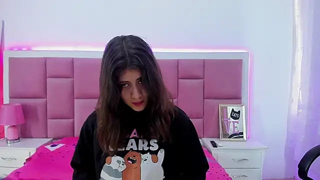 Snapshot of MiaQueen021 chatting on 17, 3, 2025 MiaQueen021 online show from 17, 3, 2025