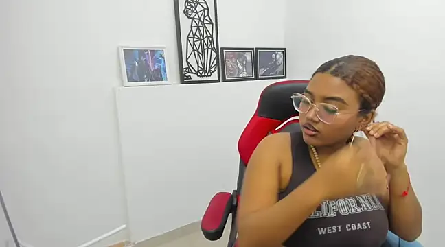 Snapshot of Sofia_Boobs19 chatting on 14, 1, 2025 Sofia Boobs19 online show from 14, 1, 2025