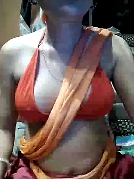 Snapshot of SANA-LEONI chatting on 3, 3, 2025 SANA-LEONI online show from 3, 3, 2025