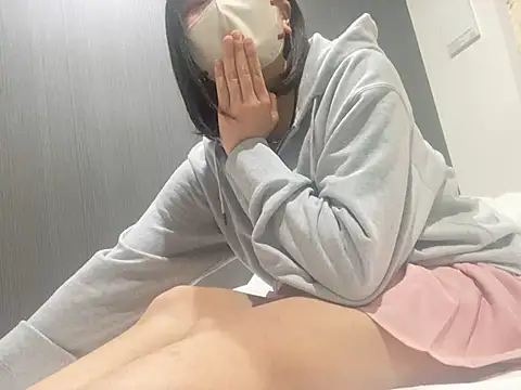 Snapshot of sakuchaaa_2525 chatting on 8, 3, 2025 sakuchaaa 2525 online show from 8, 3, 2025