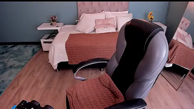  Daniela hot 1 online show from 19, 11, 2025