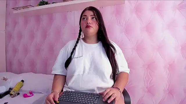 TaniaBellini online show from 24, 1, 2025