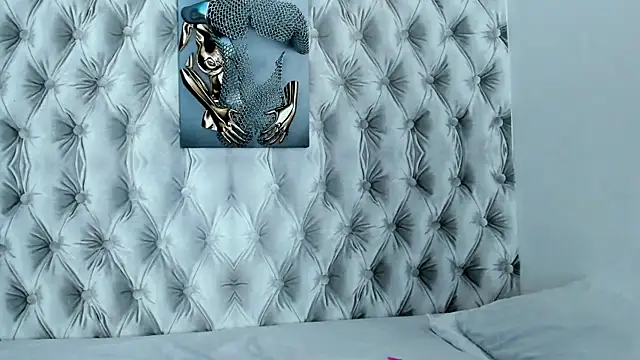 TaniaBellini online show from 8, 3, 2025