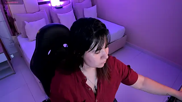 zoes milee online show from 18, 11, 2025