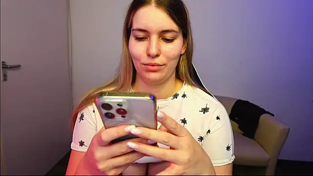 ShyHotNerd online show from 12, 10, 2025