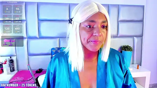 LovelyNickii online show from 28, 11, 2025