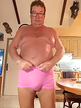 Snapshot of MountJohnXL chatting on 10, 2, 2025 MountJohnXL online show from 10, 2, 2025