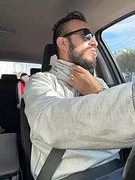 Snapshot of leonardohot1987 chatting on 14, 11, 2025 leonardohot1987 online show from 14, 11, 2025