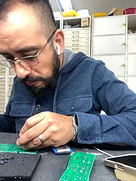 Snapshot of leonardohot1987 chatting on 19, 11, 2025 leonardohot1987 online show from 19, 11, 2025