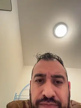 Snapshot of leonardohot1987 chatting on 5, 12, 2025 leonardohot1987 online show from 5, 12, 2025