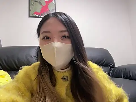 Snapshot of yazawa_oO chatting on 5, 2, 2025 yazawa oO online show from 5, 2, 2025