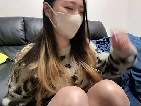 Snapshot of yazawa_oO chatting on 25, 2, 2025 yazawa oO online show from 25, 2, 2025