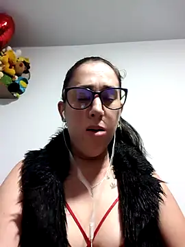 Snapshot of CHARLOTTE_1711 chatting on 24, 10, 2025 CHARLOTTE 1711 online show from 24, 10, 2025