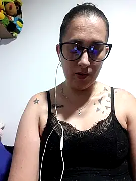 Snapshot of CHARLOTTE_1711 chatting on 28, 10, 2025 CHARLOTTE 1711 online show from 28, 10, 2025