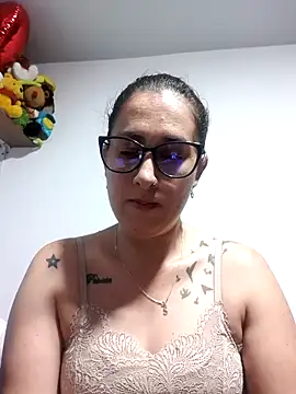 Snapshot of CHARLOTTE_1711 chatting on 31, 10, 2025 CHARLOTTE 1711 online show from 31, 10, 2025