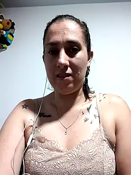 Snapshot of CHARLOTTE_1711 chatting on 13, 11, 2025 CHARLOTTE 1711 online show from 13, 11, 2025