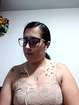 Snapshot of CHARLOTTE_1711 chatting on 19, 11, 2025 CHARLOTTE 1711 online show from 19, 11, 2025