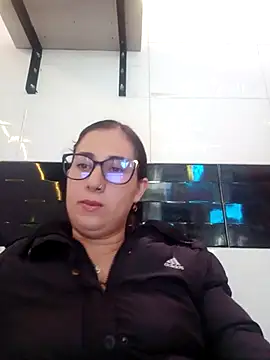 Snapshot of CHARLOTTE_1711 chatting on 17, 12, 2025 CHARLOTTE 1711 online show from 17, 12, 2025