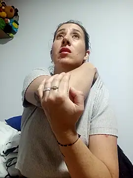 Snapshot of CHARLOTTE_1711 chatting on 19, 12, 2025 CHARLOTTE 1711 online show from 19, 12, 2025