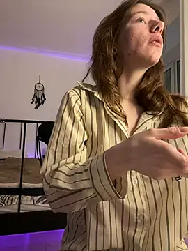 Snapshot of Mary_Leaf chatting on 1, 2, 2025 Mary Leaf online show from 1, 2, 2025