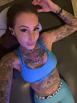 Black sweet Rose online show from 26, 1, 2025